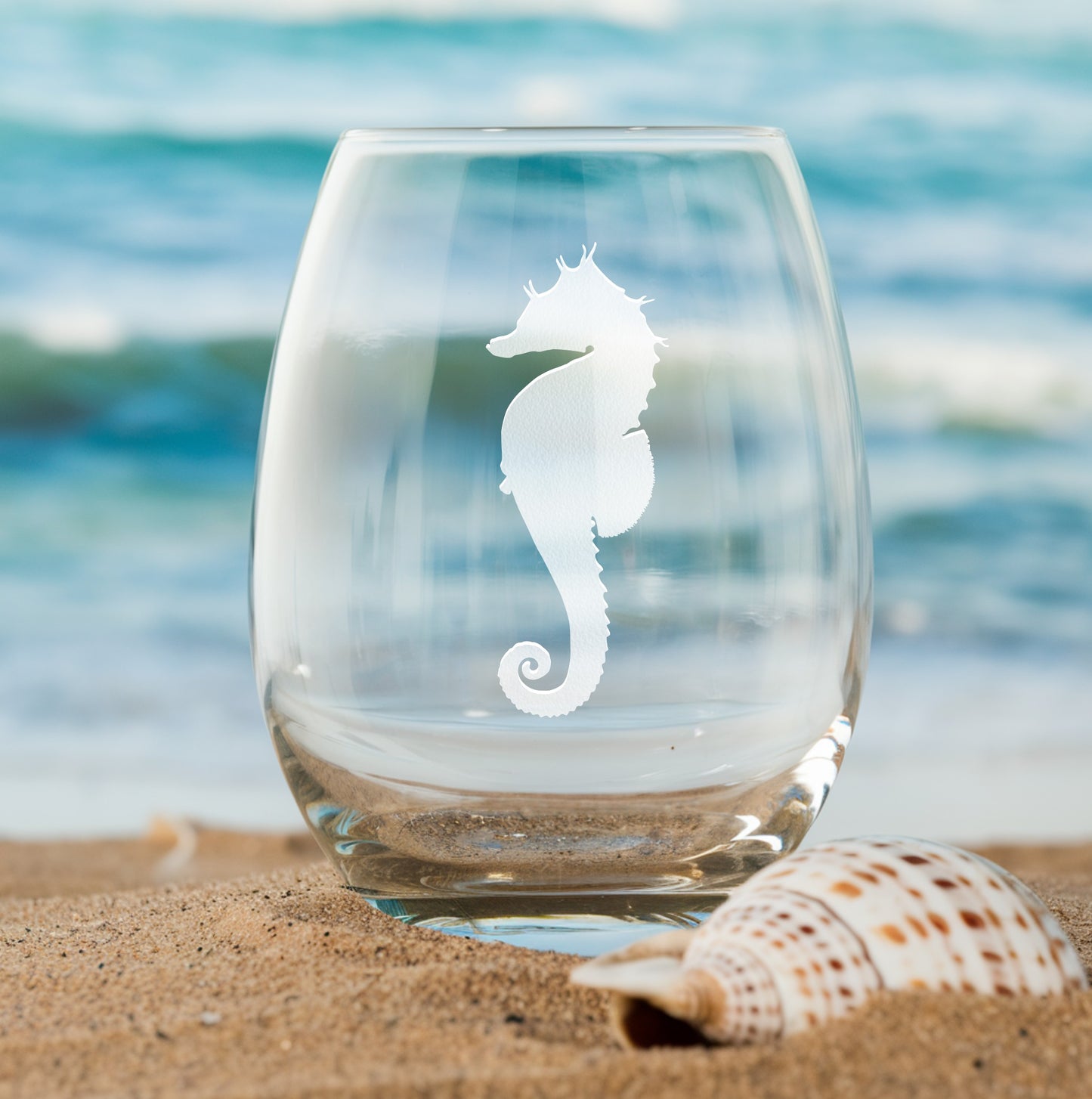 Stemless wine glass with etched seahorse silhouette design – great gift for ocean lovers, perfect for beach and sea-themed celebrations