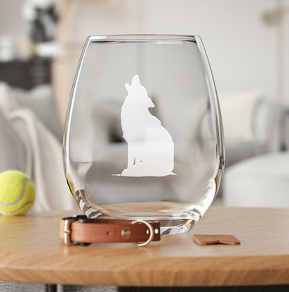 Stemless wine glass with etched howling wolf design – a bold gift for nature lovers, capturing the wild beauty and spirit of a wolf in a haunting howling pose.